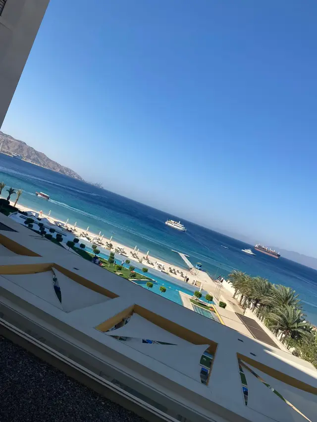 شاطئ البحر الأحمر في العقبة