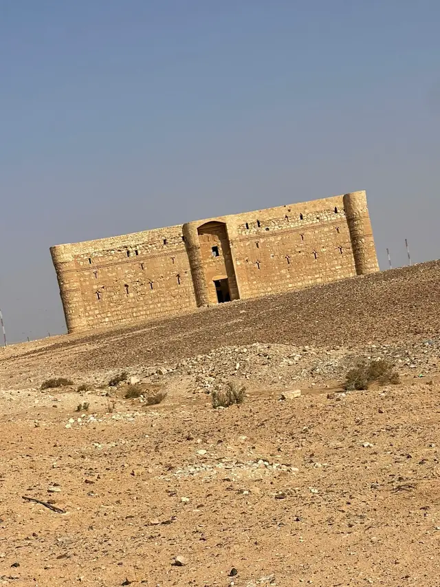 قصر الحرانة في الصحراء الشرقية